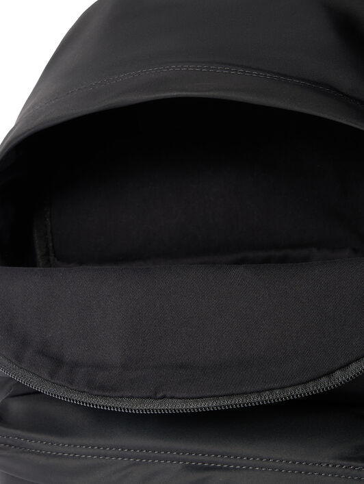 OFF WHITE Arrow Paint Backpack BLACK OBNB001S26FAB001