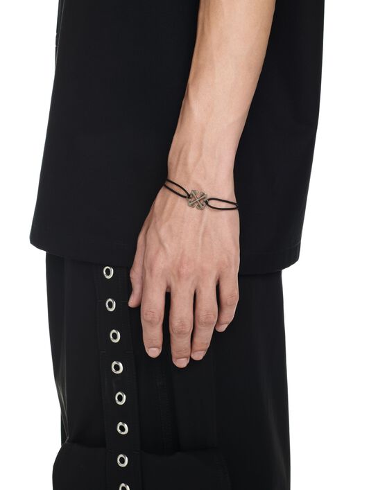 Kabelarmband mit Pfei OFF WHITE Kabelarmband mit Pfei SCHWARZ OMOA100S24MAT001