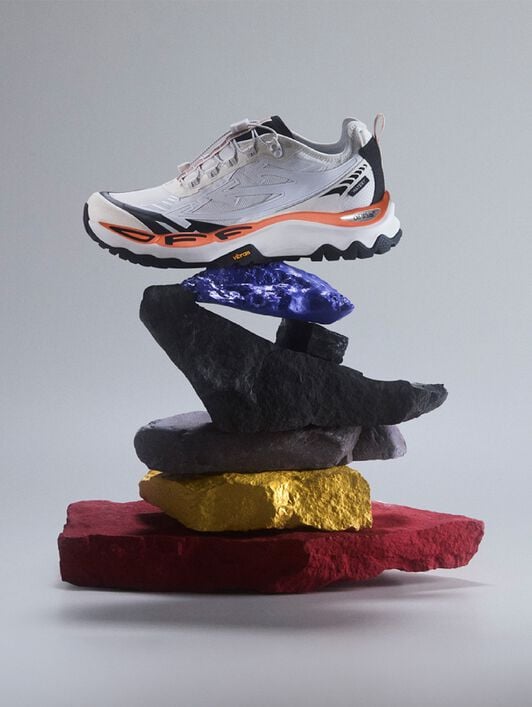 Be Right Back Trail Low Sneakers OFF WHITE Be Right Back Trail Low Sneakers GREY/WHITE OF05800025