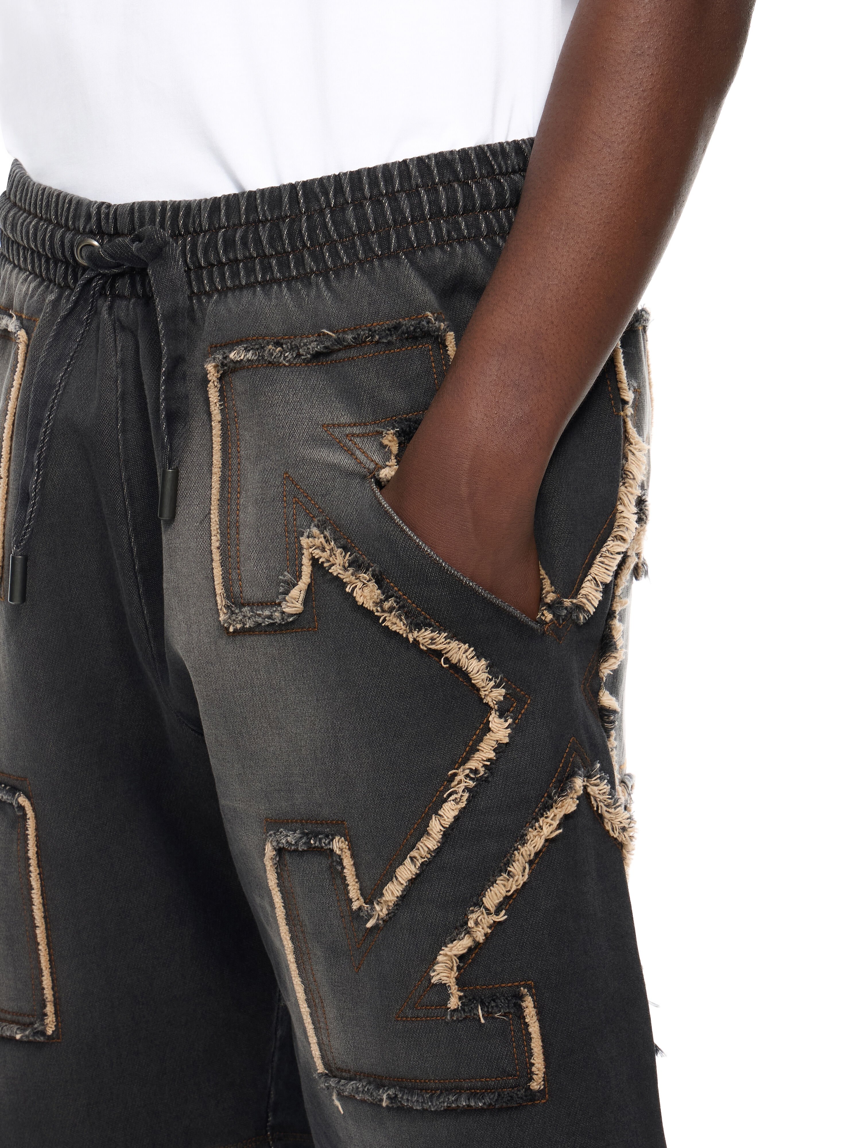 OFF WHITE Distress Arr Skate Sweatshort HIGHLIGHTED BLACK 44MCI013S26D001