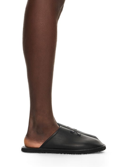 OFF WHITE Arrow Slipper BLACK/BLACK OMIJ00BS26LEA001