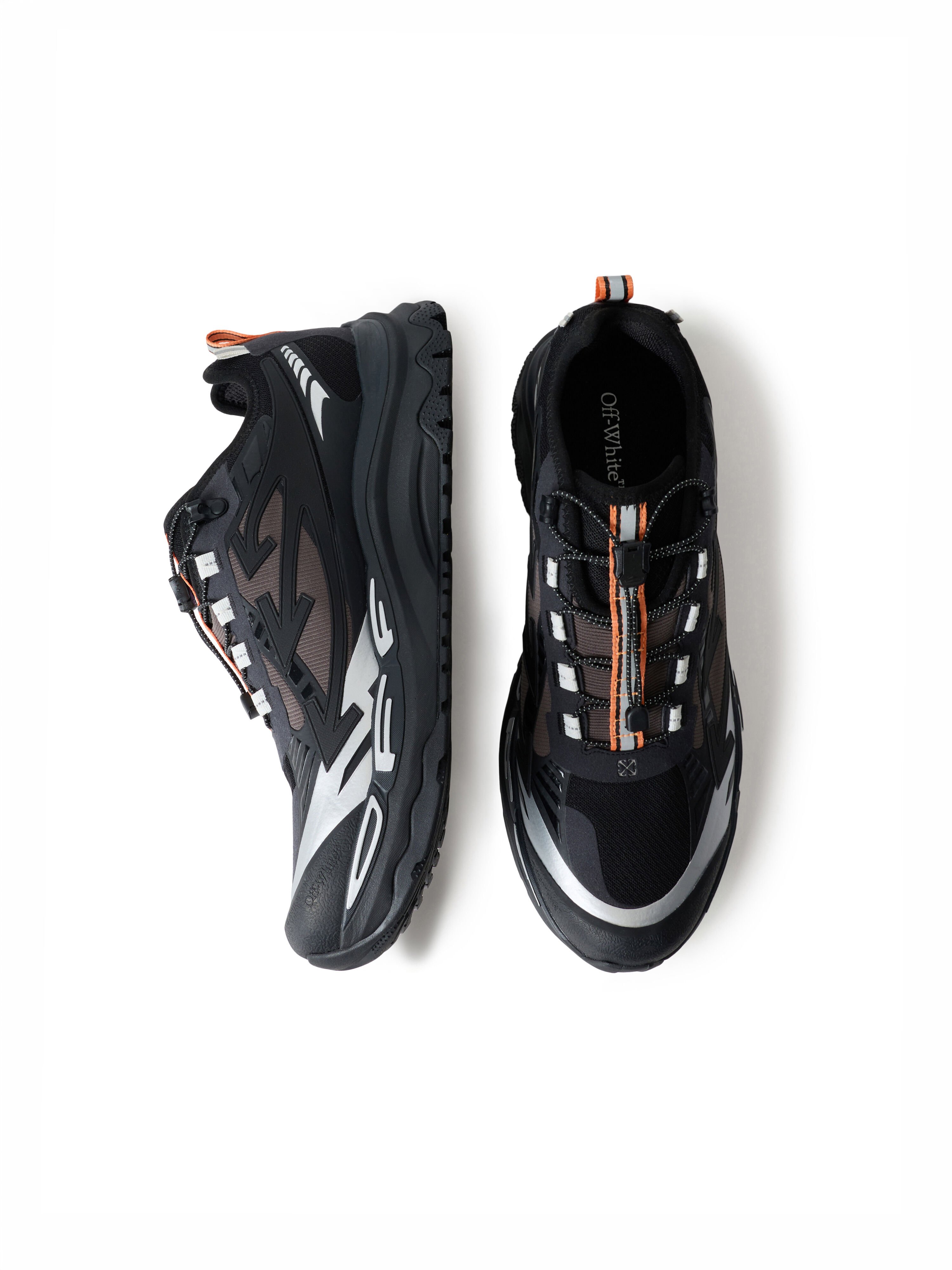 Be Right Back Trail Low Sneakers OFF WHITE Be Right Back Trail Low Sneakers BLACK OF05801001