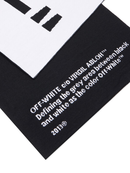 OFF WHITE Quotes Knit Scarf BLACK - WHITE OWMA068F25KNI002