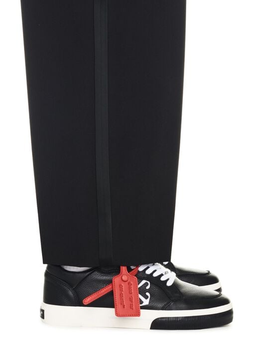 New Low Vulcanized Leather OFF WHITE New Low Vulcanized Leather BLACK OMIA293C99LEA001