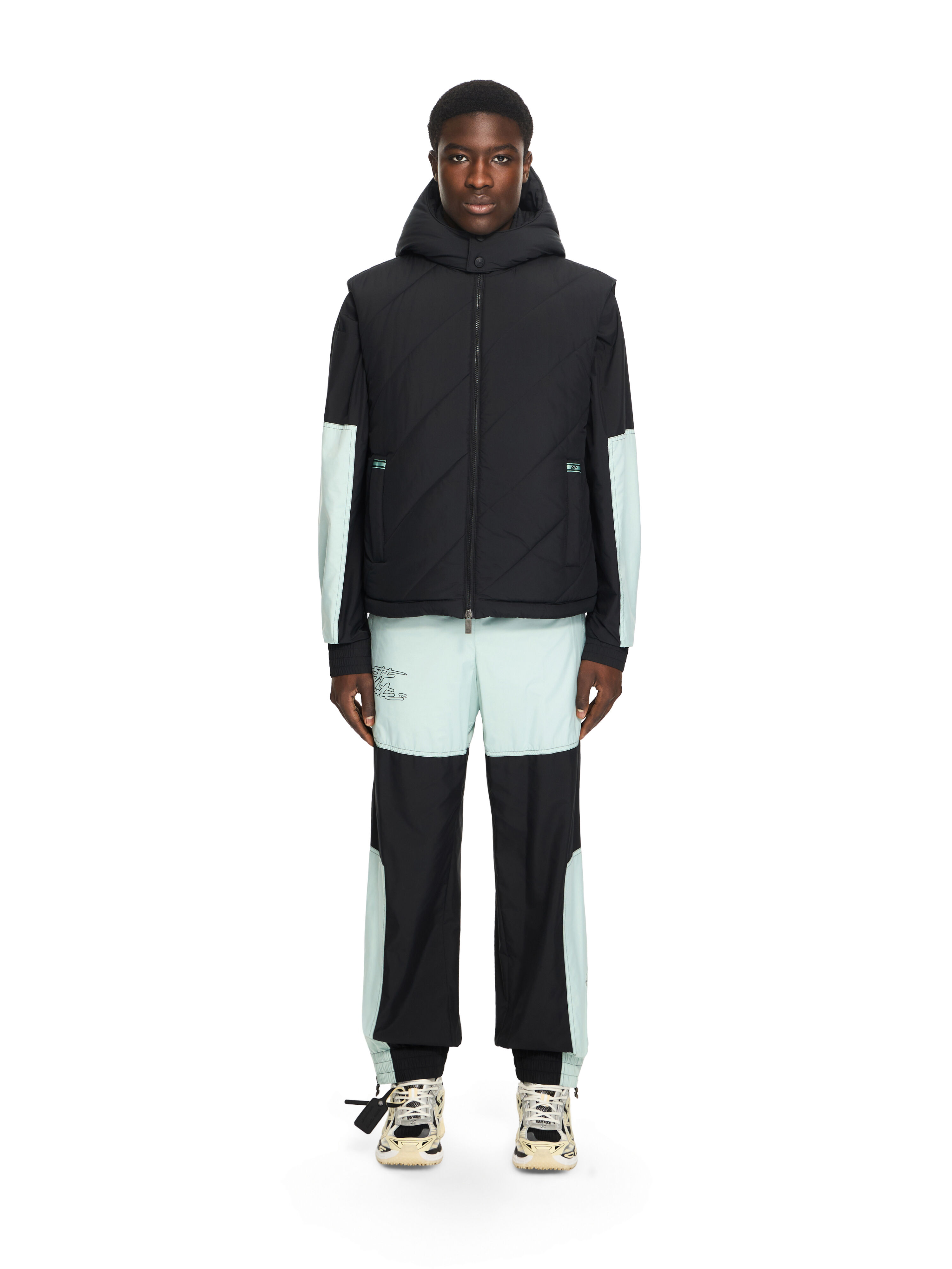 OFF WHITE Arrow Diagonal Puffer Vest BLACK 44XEX00FS26F001