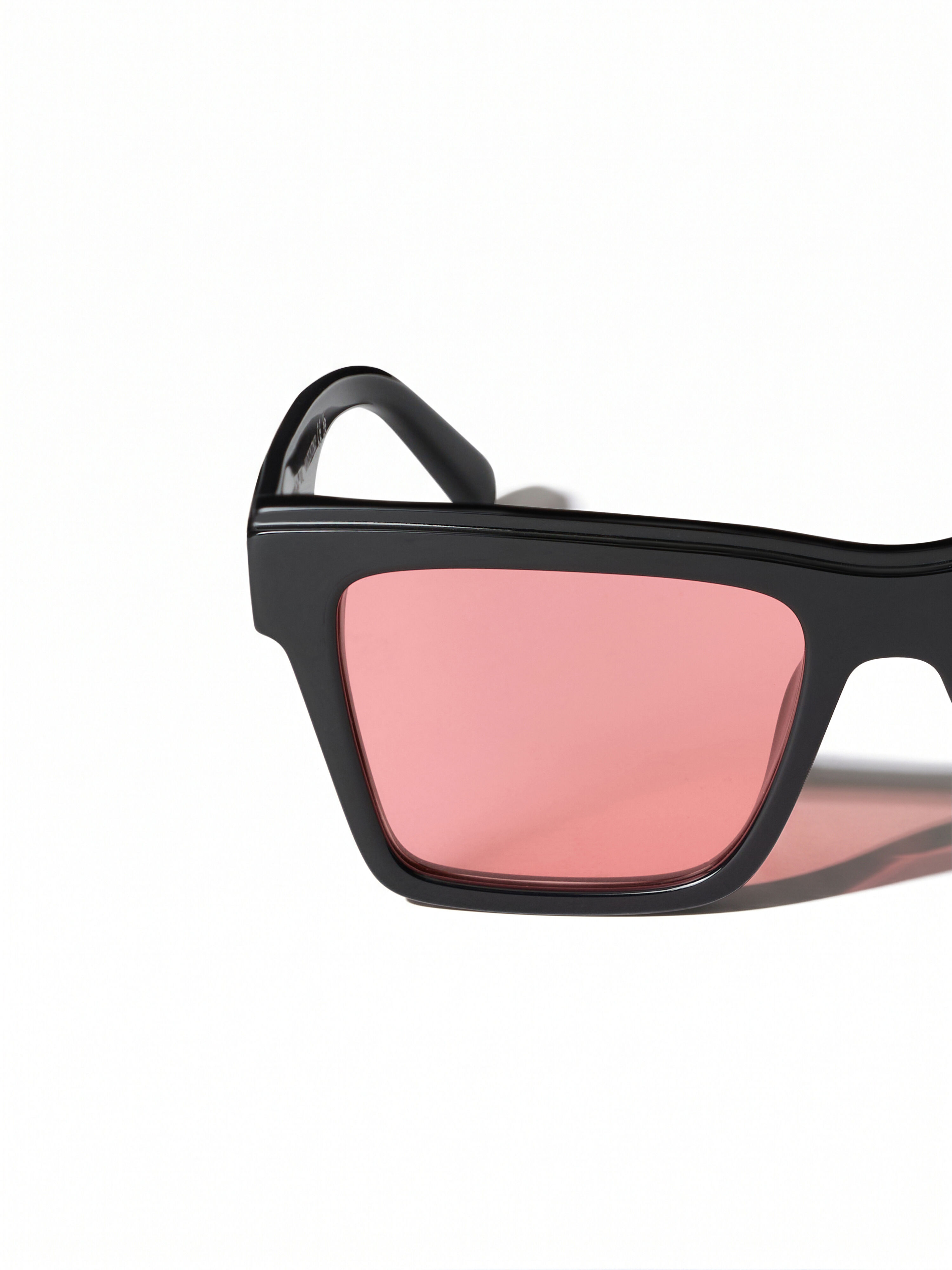 Virginia Red Lens Sunglasses OFF WHITE Virginia Red Lens Sunglasses Shiny Black OW1037102553