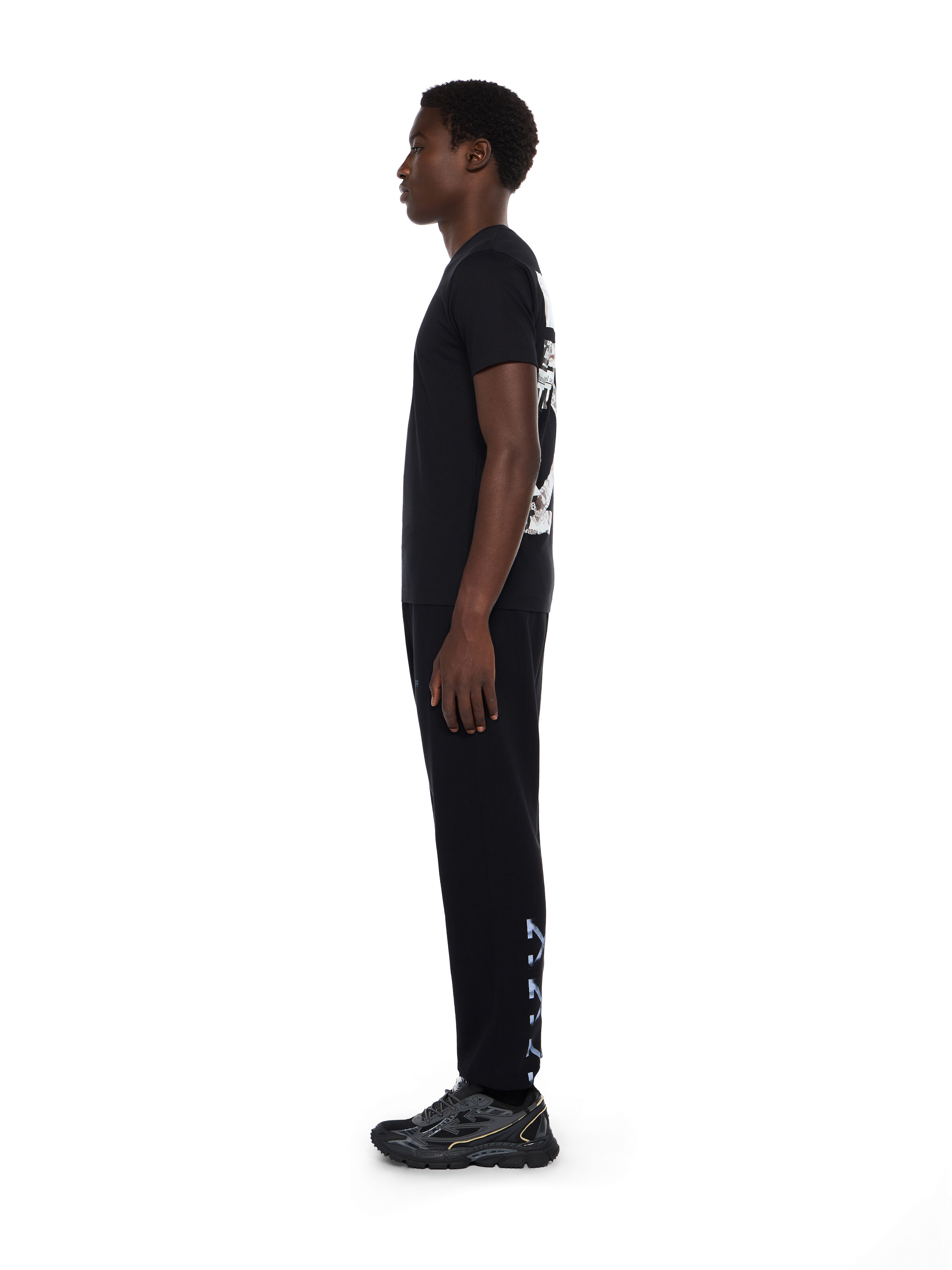 OFF WHITE Newspaper Arrow Slim Logo Tee BLACK - WHITE OMAA027F25JER005