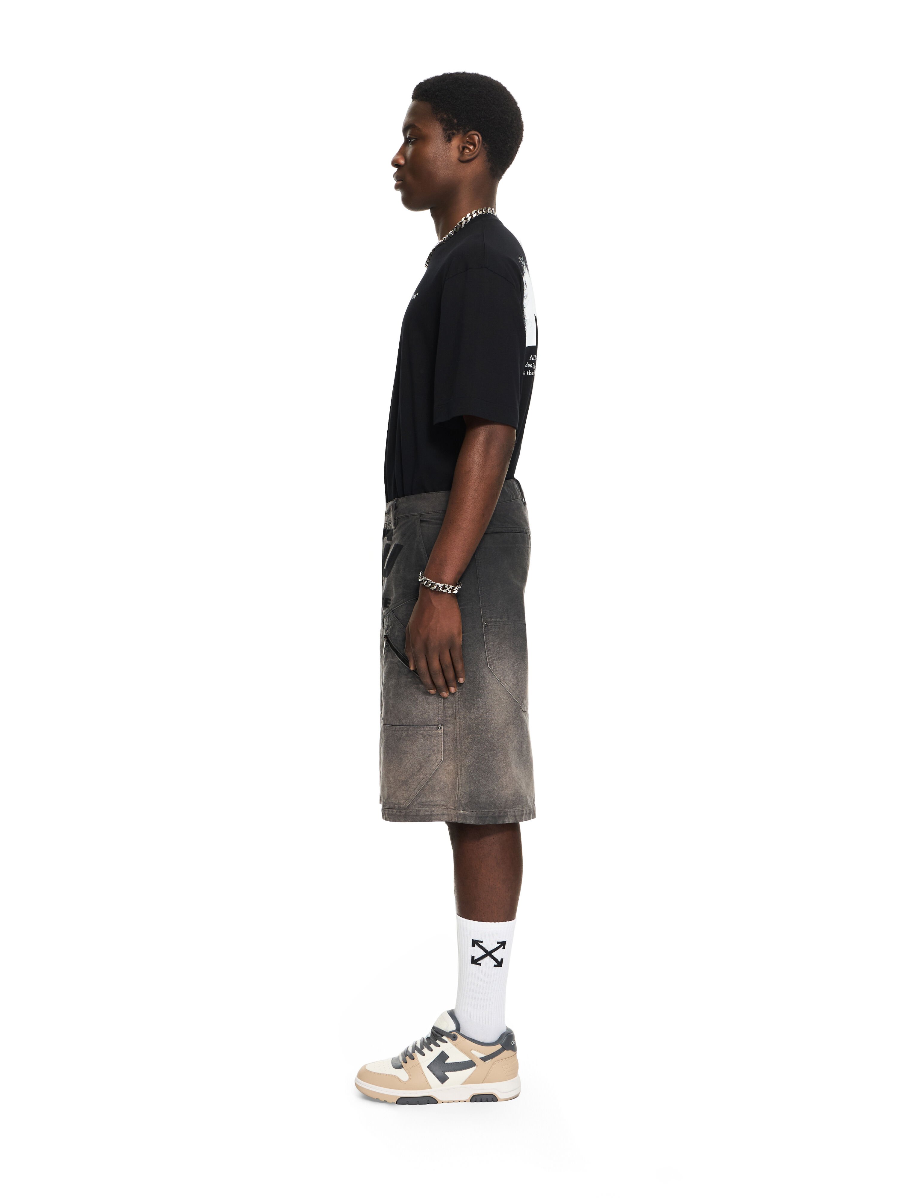 OFF WHITE OWR Gradient Carpenter Shorts BLACK 44XCS005S26F001