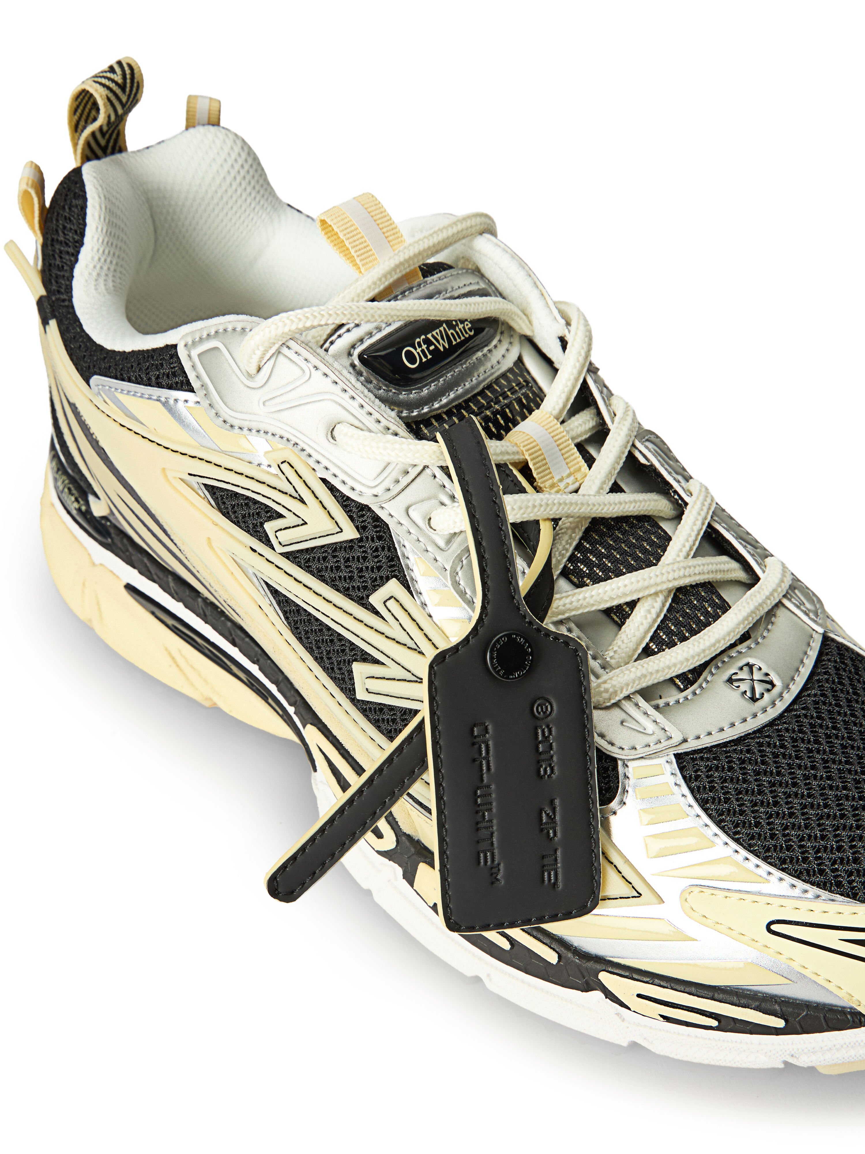 Be Right Back Glow-In-The-Dark Sneakers OFF WHITE Be Right Back Glow-In-The-Dark Sneakers BLACK - GLOW IN THE DARK OMIA295S26FAB003