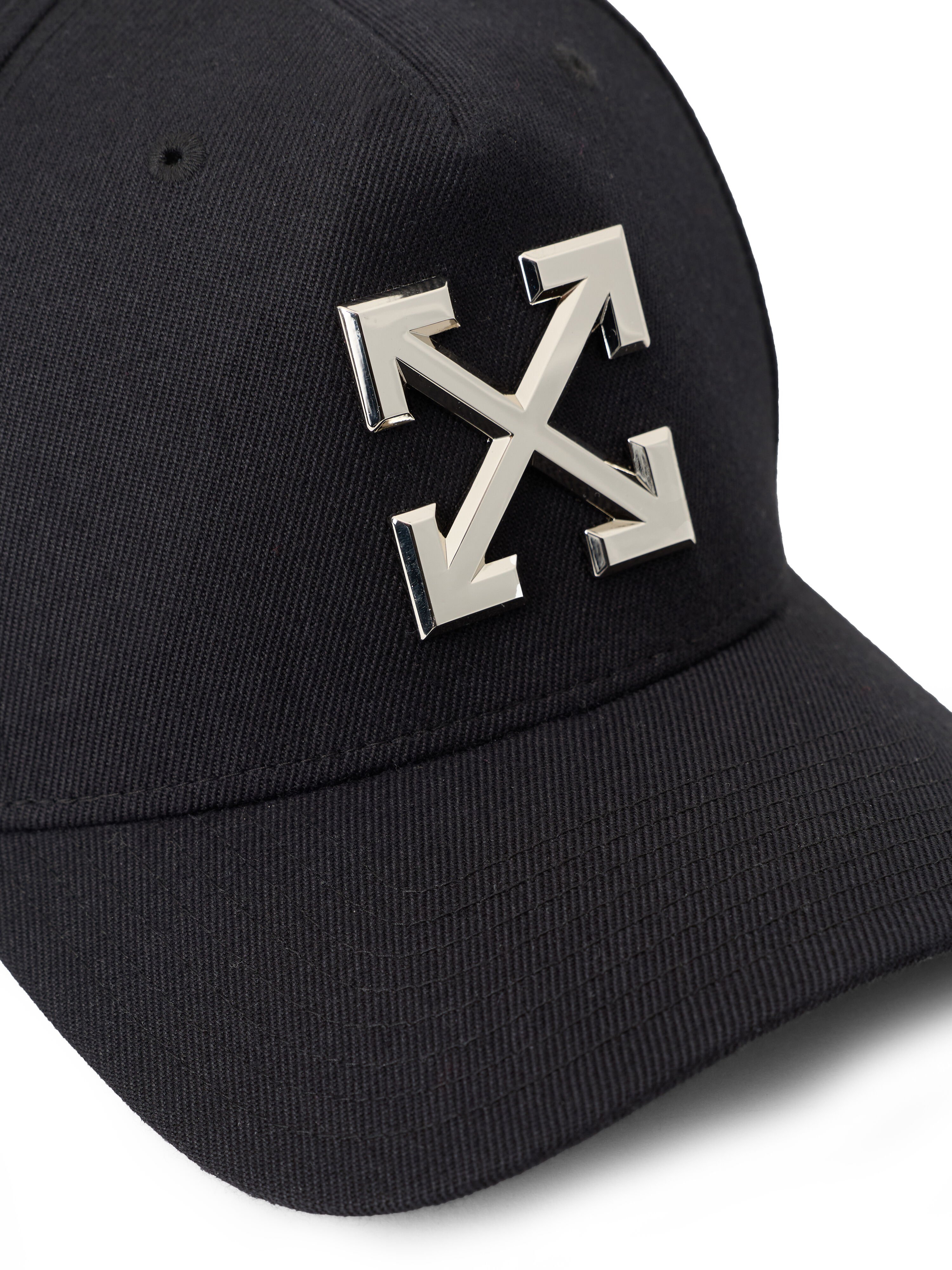 Arrows Metal Badge Baseball Cap OFF WHITE Arrows Metal Badge Baseball Cap BLACK OW7100201