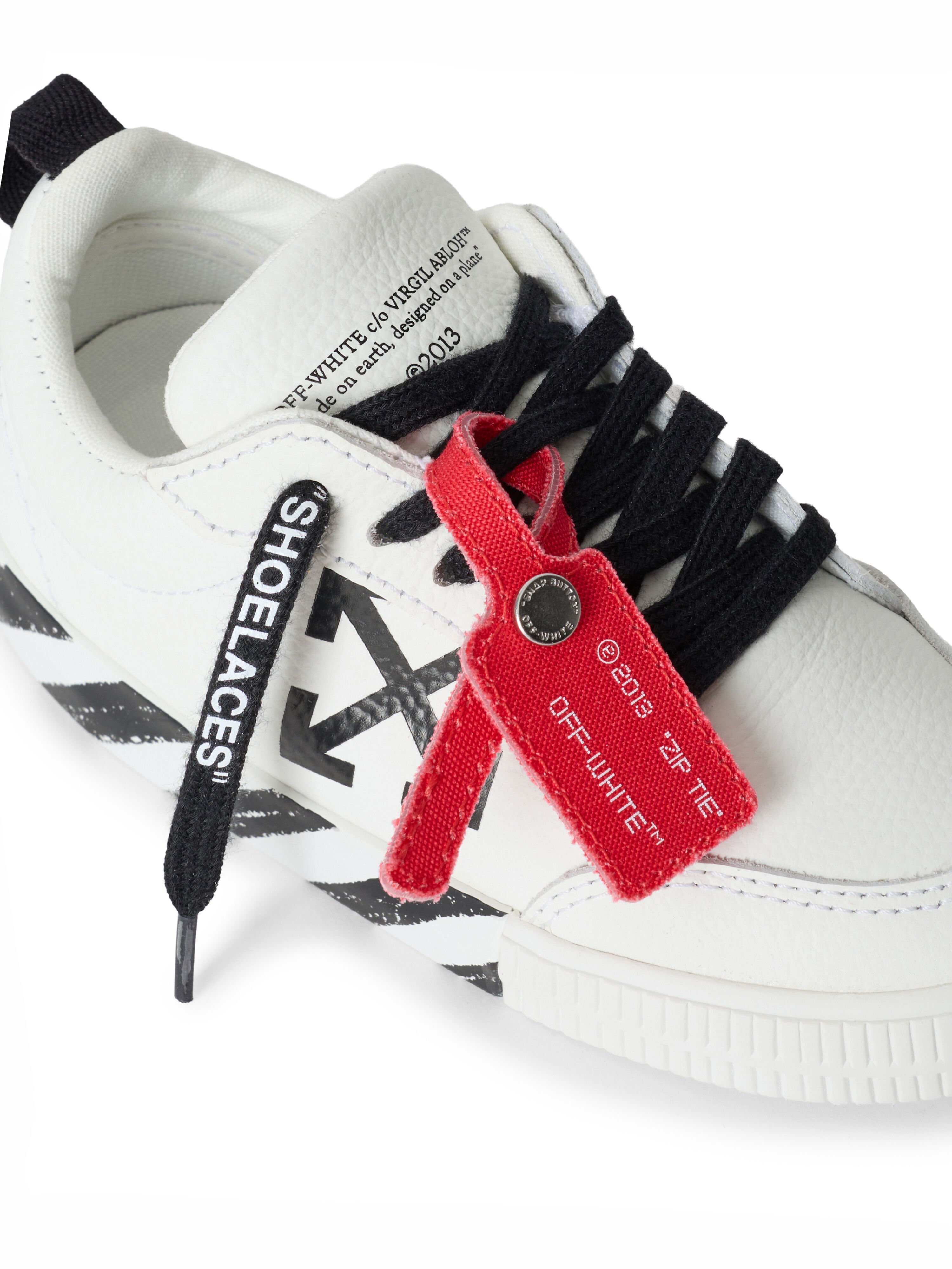 Vulcanized Low Sneakers OFF WHITE Vulcanized Low Sneakers WHITE/BLACK OF06139101