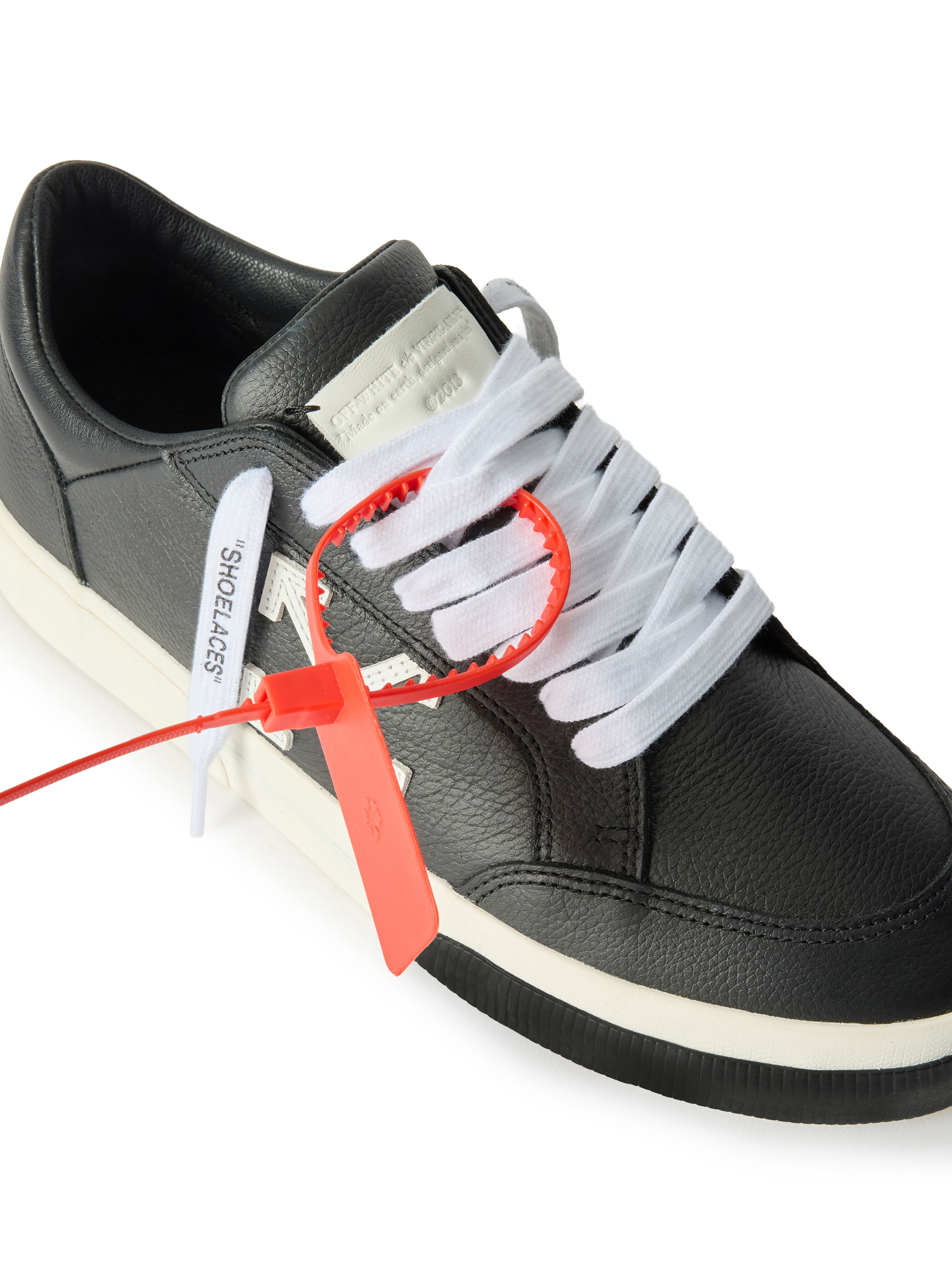 Vulc Low Calf Sneakers OFF WHITE Vulc Low Calf Sneakers BLACK/WHITE OWIA288C99LEA002