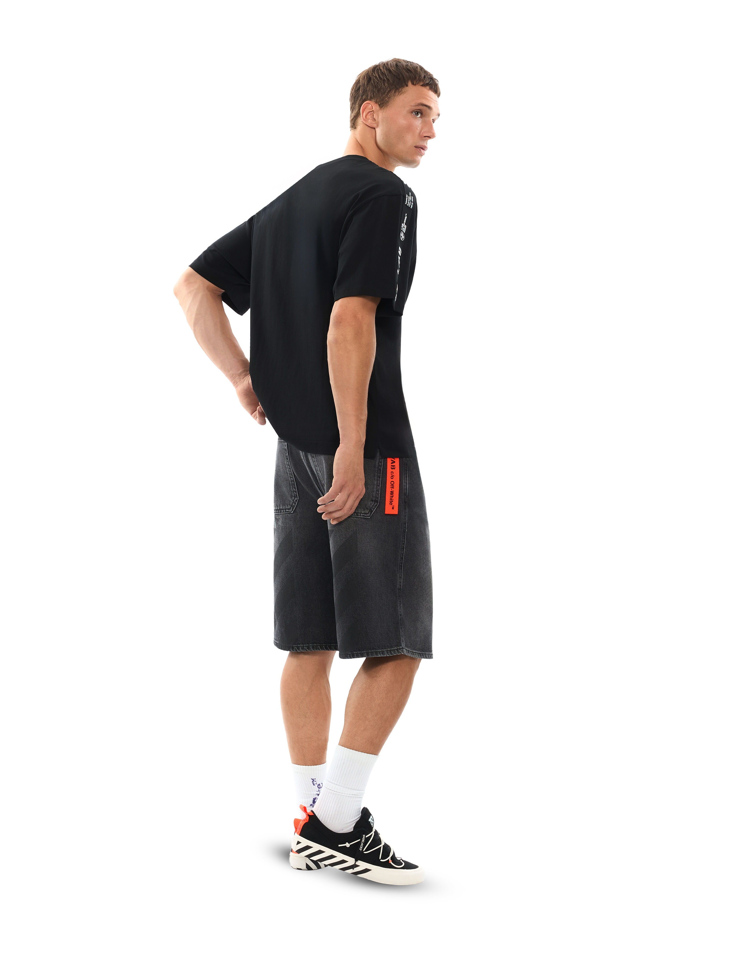 L/AB Logo Tape T-Shirt LAB L/AB Logo Tape T-Shirt BLACK 44LABF26T052