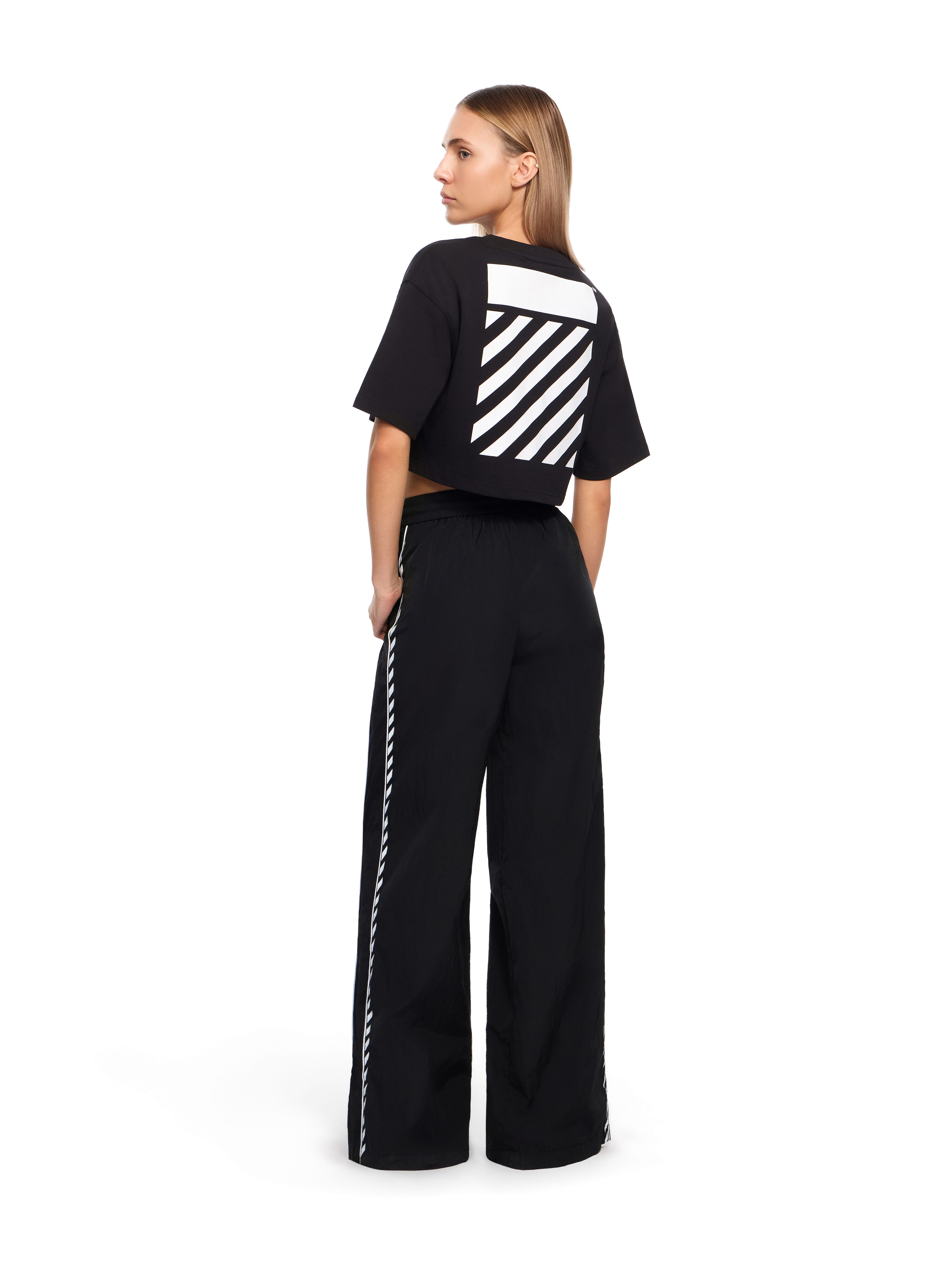 LAB L/AB Diagonal Crop T-Shirt Black Night LABF2639A00037T