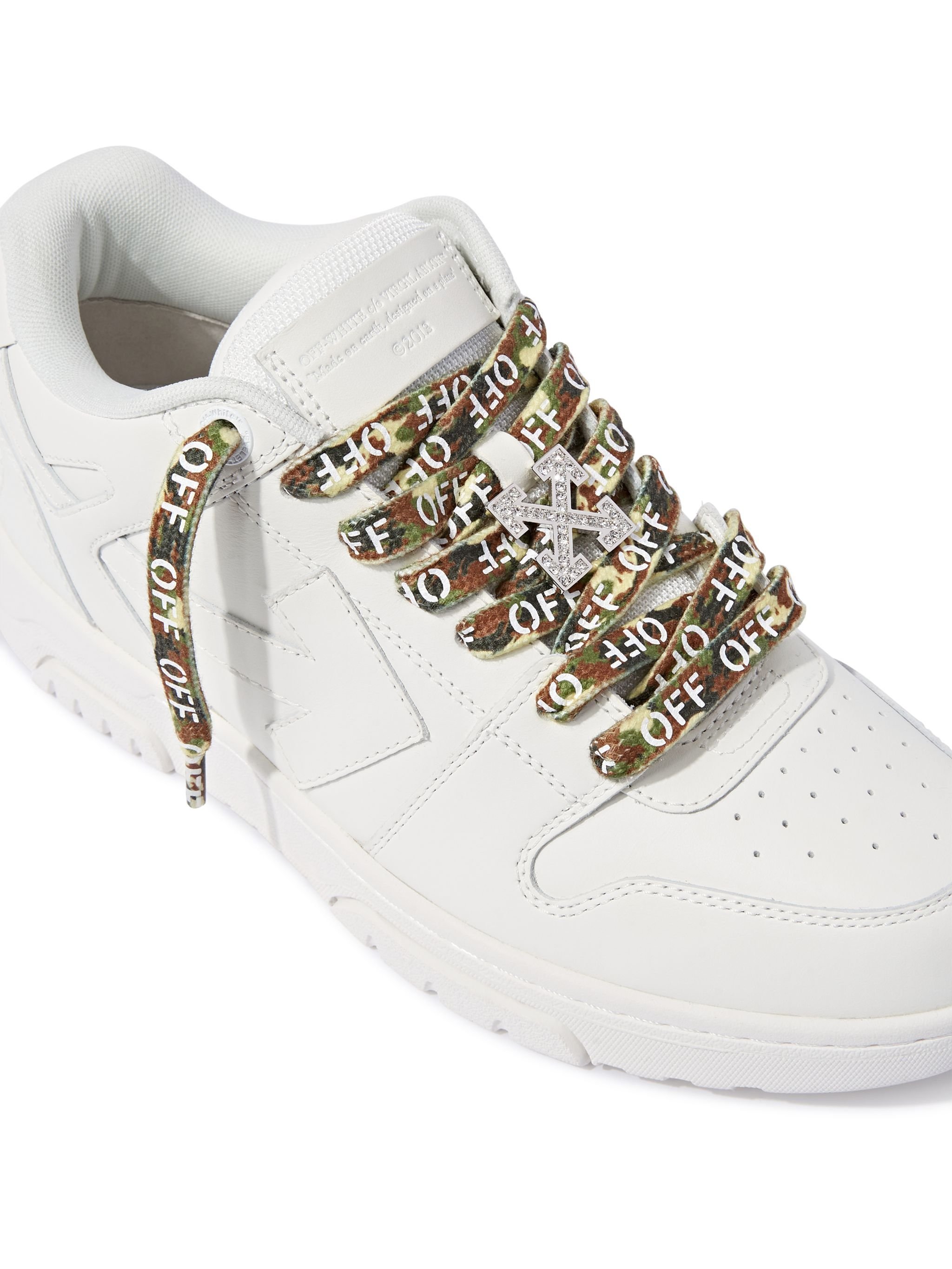 OFF WHITE Silver Arrow Dubrae Charm GREY OMZF001T25MET001