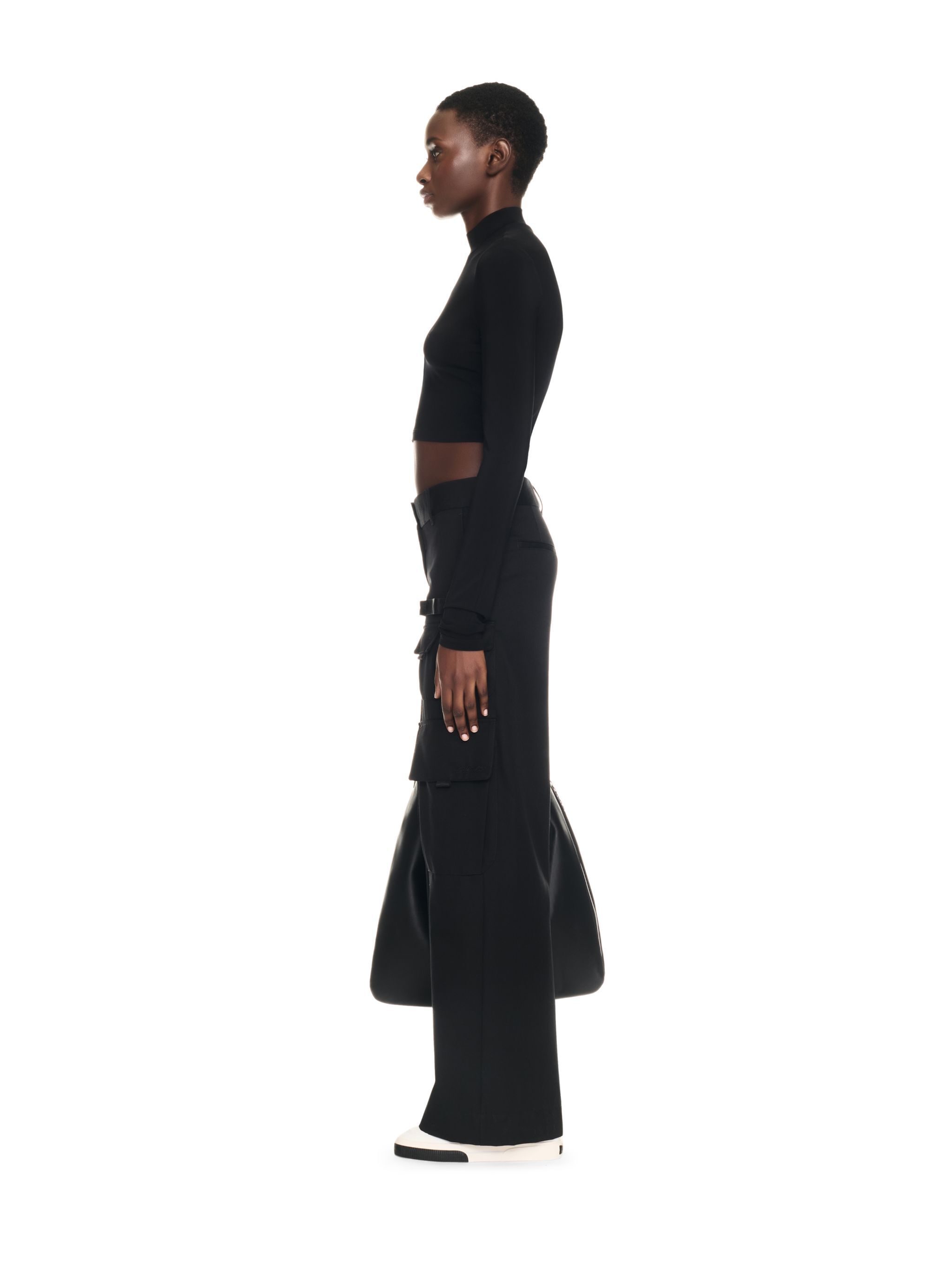 OFF WHITE CROP TOP NERO ADERENTE A MEZZO COLLO CON LOGO OFF NERO OWAD235C99JER001