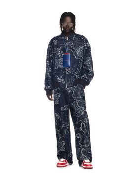 OFF WHITE BLAUE CAMO JACQUARD GERADEGESCHNITTENE JEANS BLAU OMYA18BF24DEN003