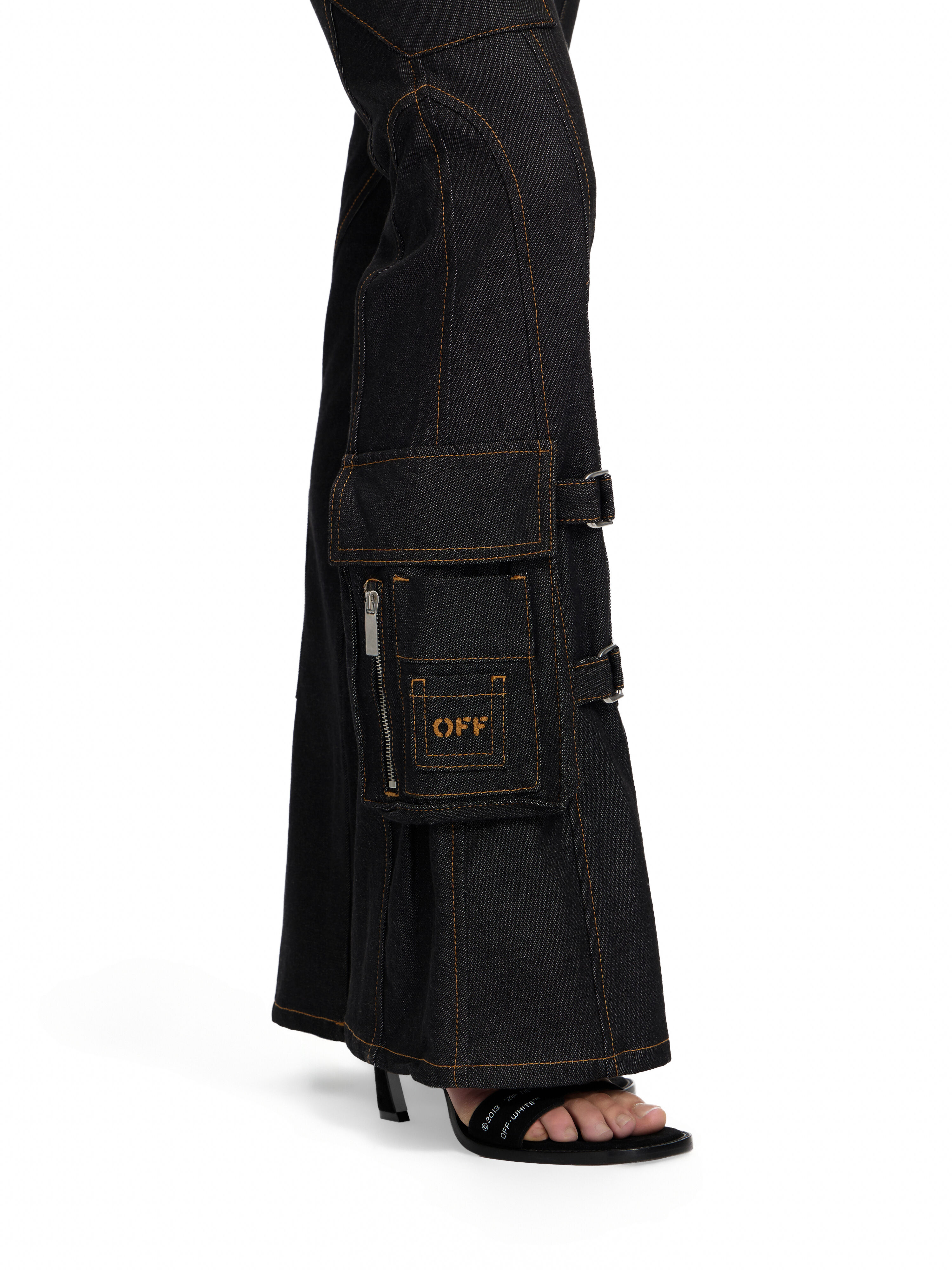 OFF WHITE Den Pkt Belt Flare Pants Black Tabacco 2LM00240G