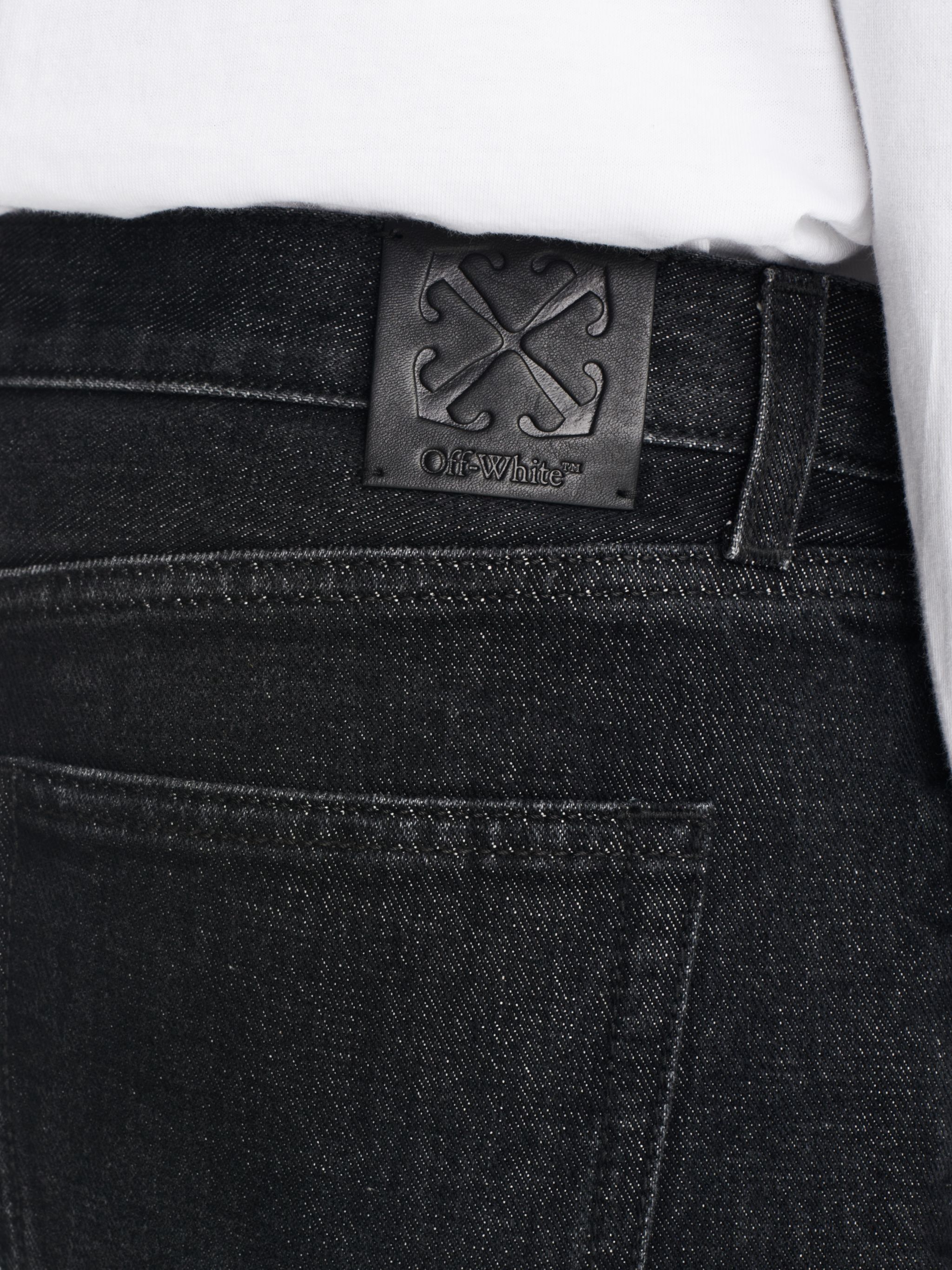 OFF WHITE Vintage Black Arrow Tapered Jeans BLACK OMYA175C99DEN001
