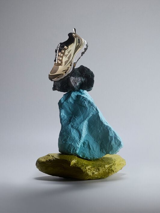 Be Right Back Trail Low Sneakers OFF WHITE Be Right Back Trail Low Sneakers MILITARY GREEN/LT GREEN OF05800310