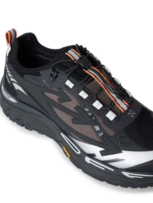 Be Right Back Trail Low Sneakers OFF WHITE Be Right Back Trail Low Sneakers BLACK OF05800001