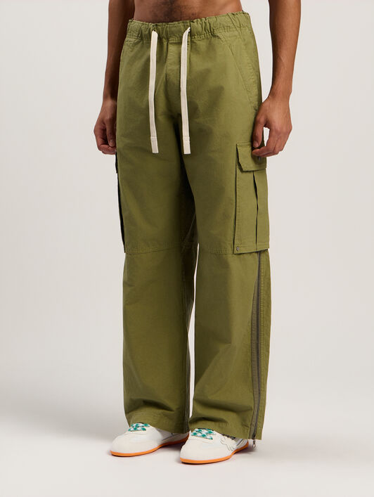 PALM ANGELS Curved Logo Cargo Pants ARMY GREEN - DARK GREEN PMCF037F25FAB001