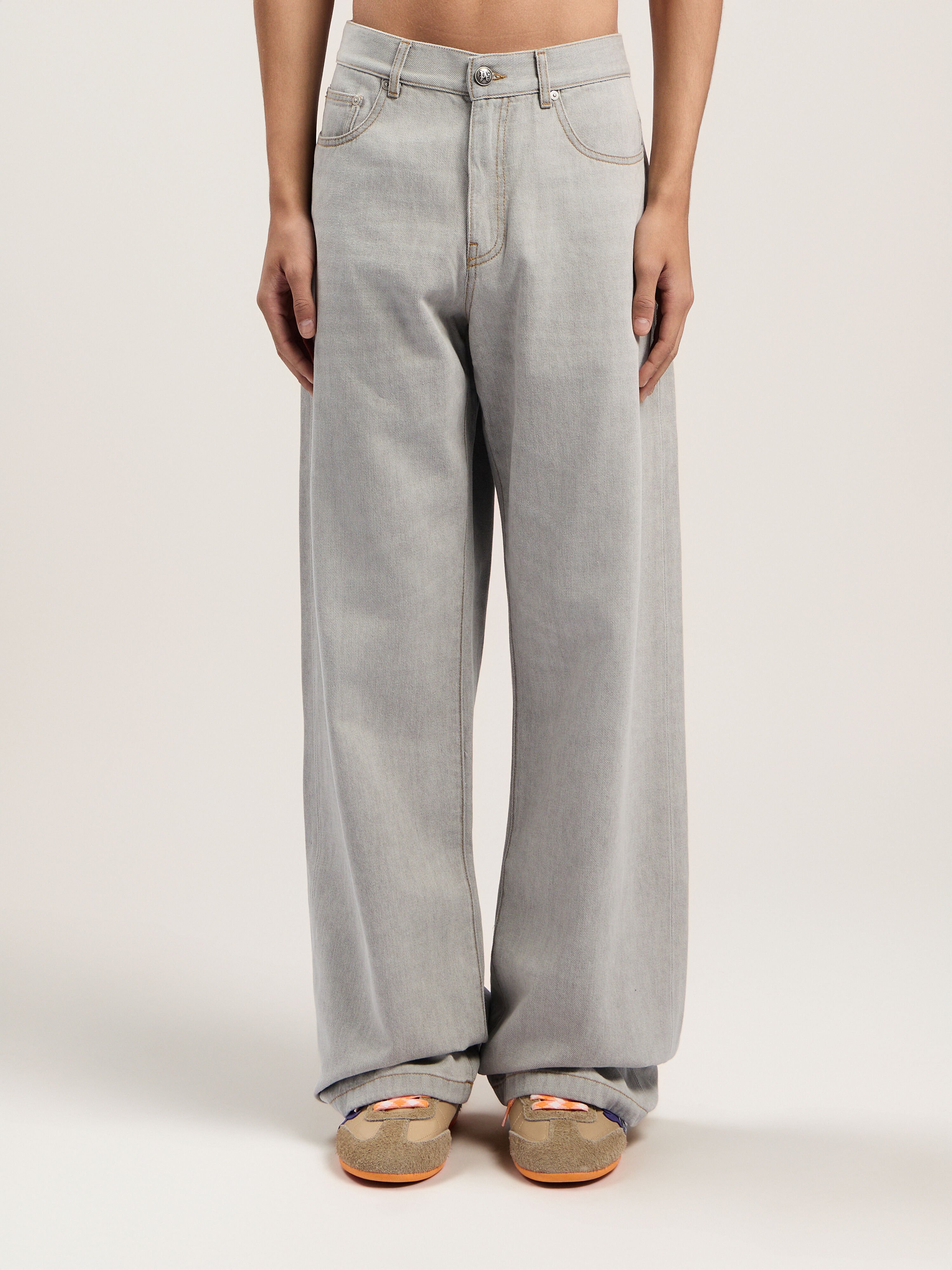 PALM ANGELS Curved Logo Loose Denim Pants LIGHT GREY - LIGHT GREY PMYA049F25DEN001