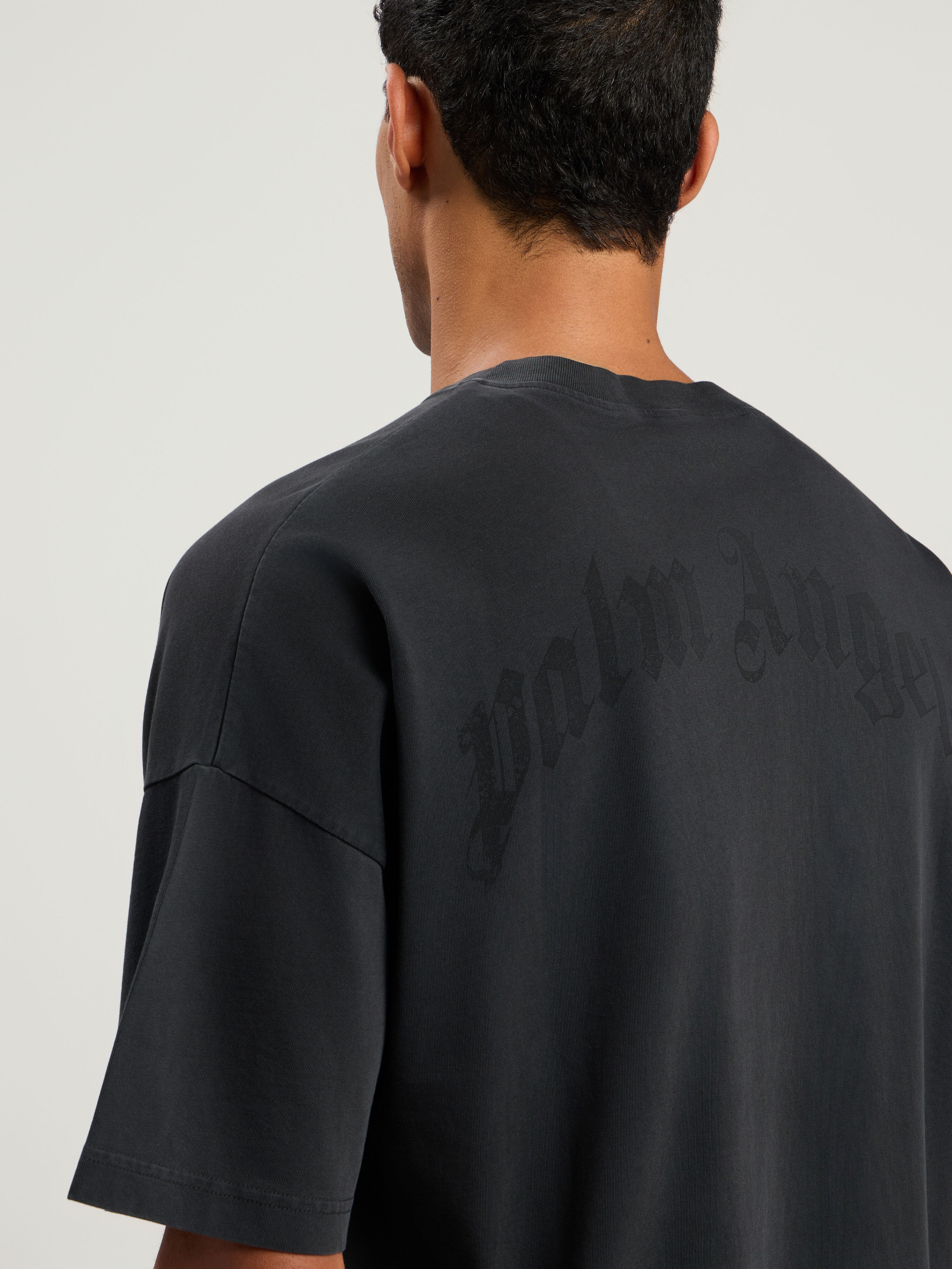 PALM ANGELS Curved Logo Loose Collar T-Shirt VINTAGE BLACK - BLACK PMAA10HF25JER001