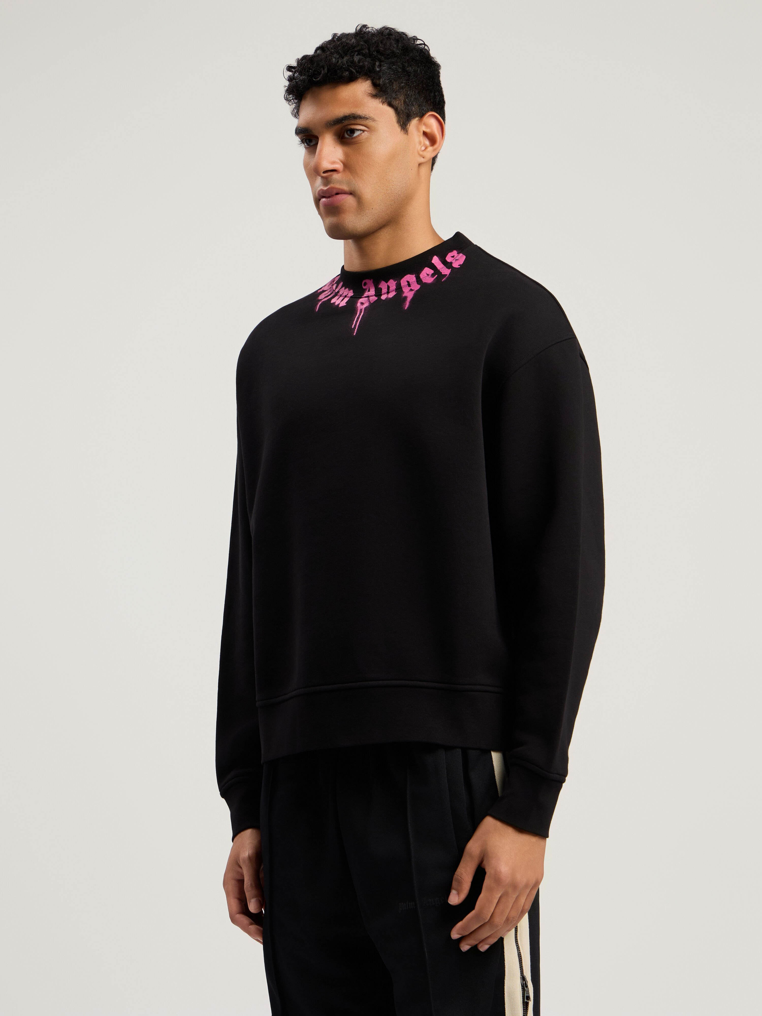 PALM ANGELS Neck Logo Crew Sweatshirt BLACK - FUCHSIA PMBA08HF25FLE005