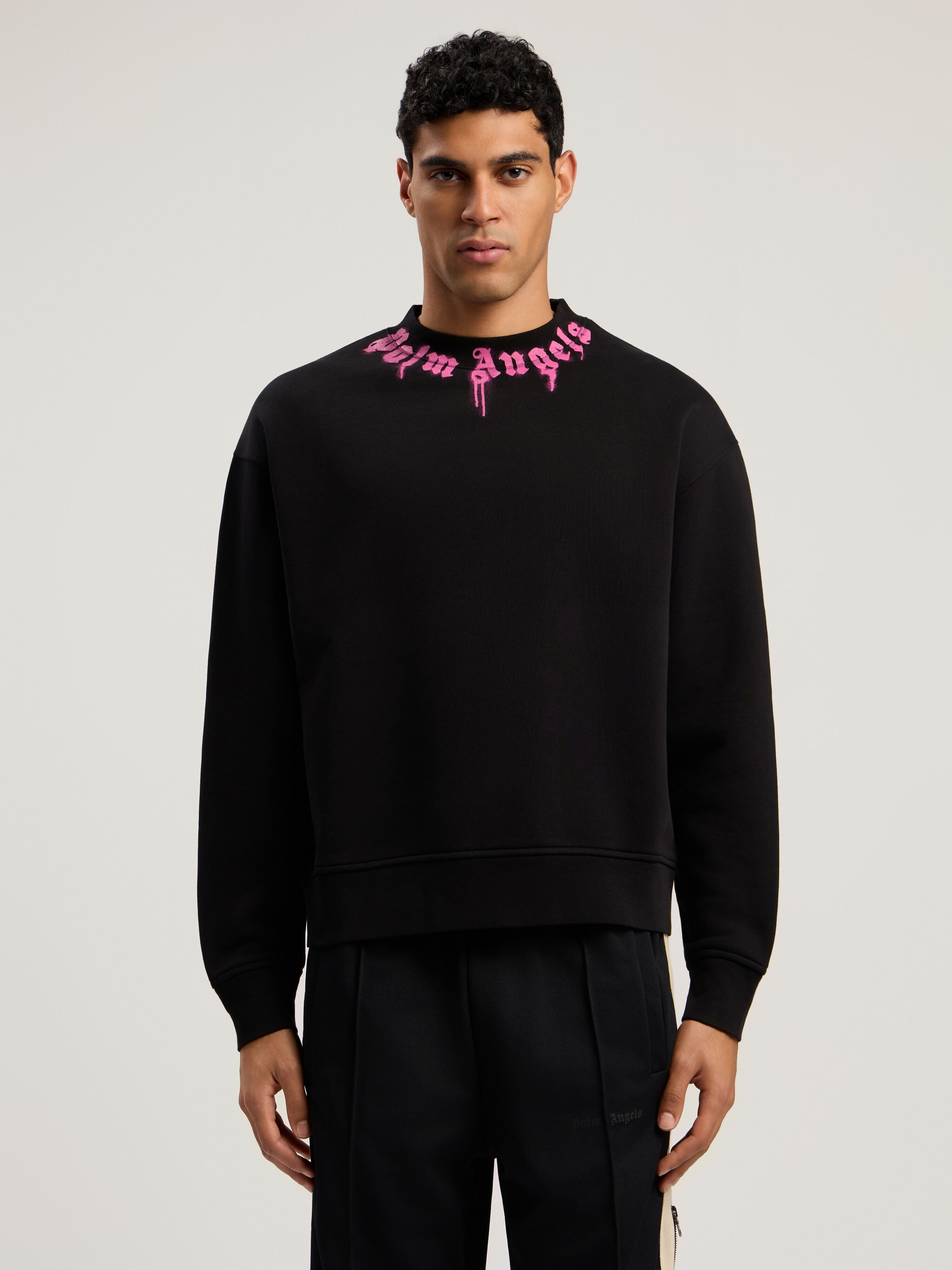 PALM ANGELS Neck Logo Crew Sweatshirt BLACK - FUCHSIA PMBA08HF25FLE005