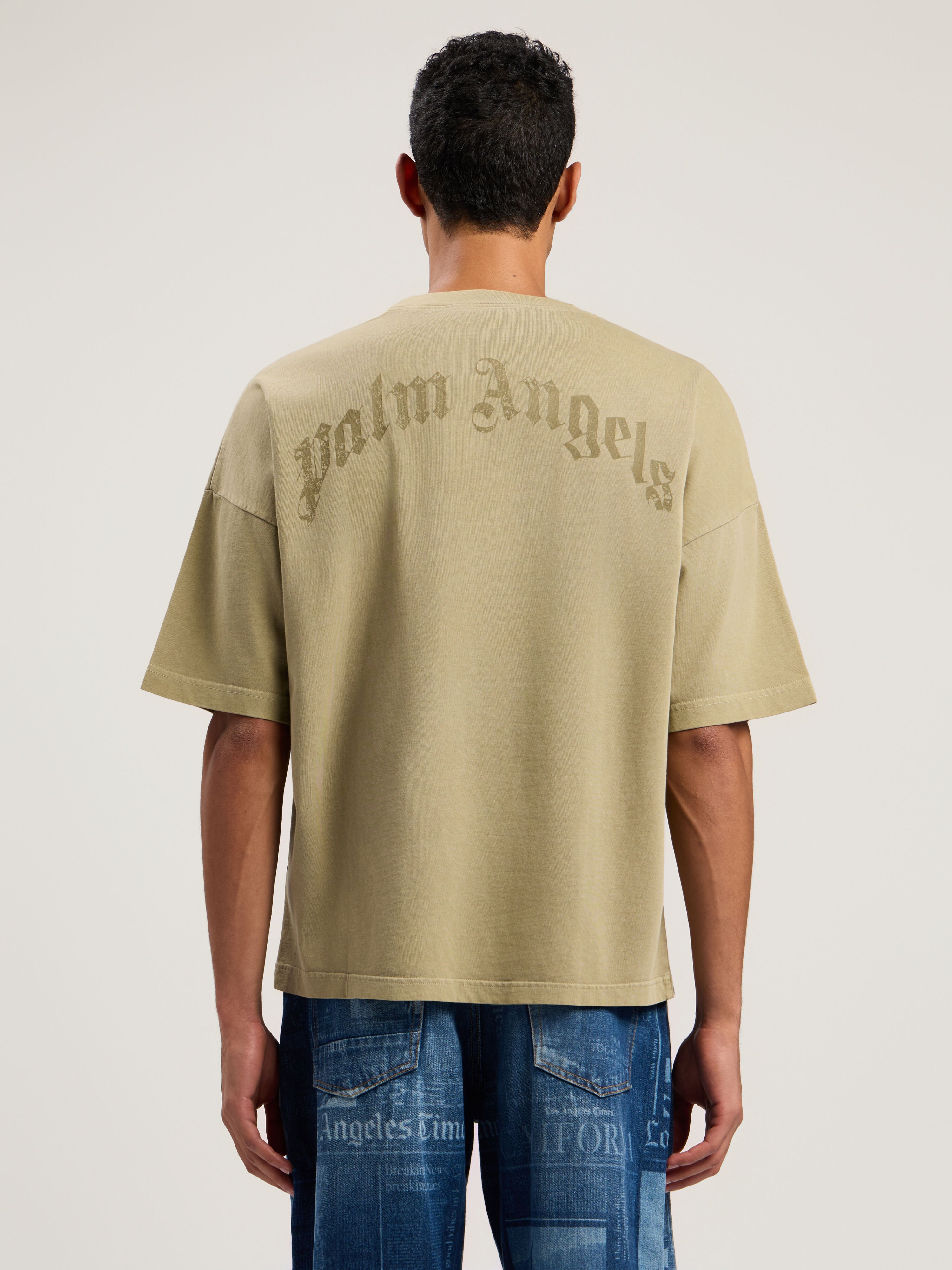 Curved Logo Loose Collar T-Shirt PALM ANGELS Curved Logo Loose Collar T-Shirt ARMY GREEN - DARK GREEN PMAA10HF25JER001