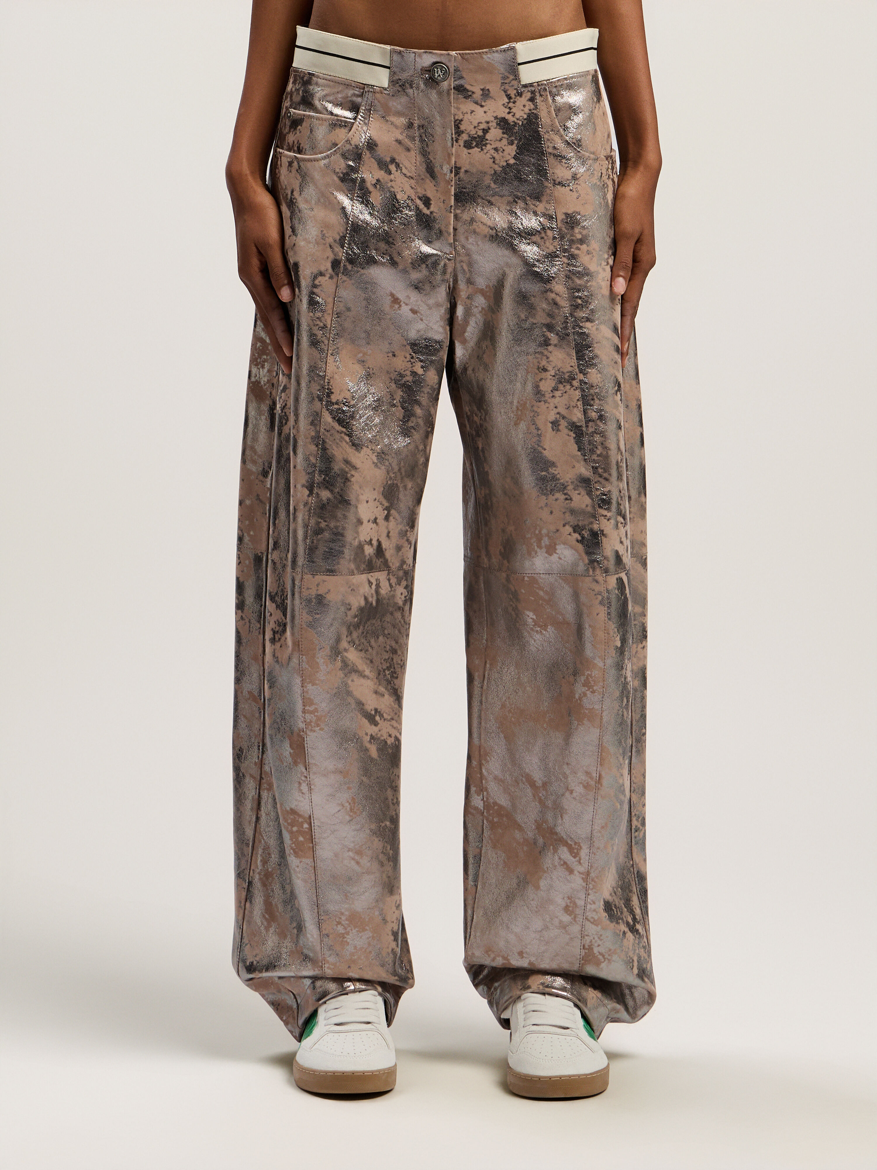Laminated Leather Carrot Pant PALM ANGELS Laminated Leather Carrot Pant NUDE - SILVER PWJB027F25LEA001