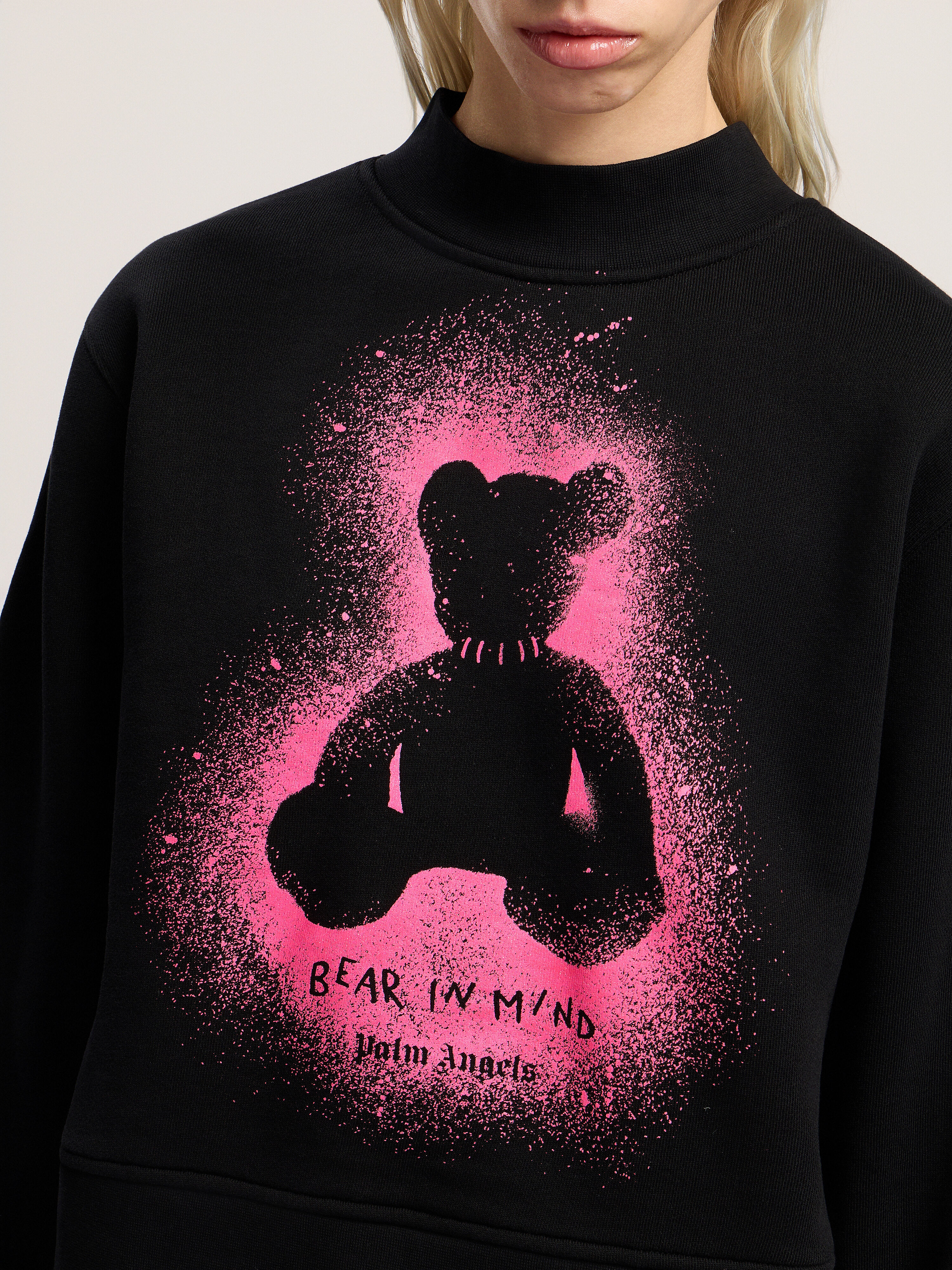 PALM ANGELS Spray Bear Fitted Crew Sweatshirt BLACK - FUCHSIA FLUO PWBA016F25FLE004