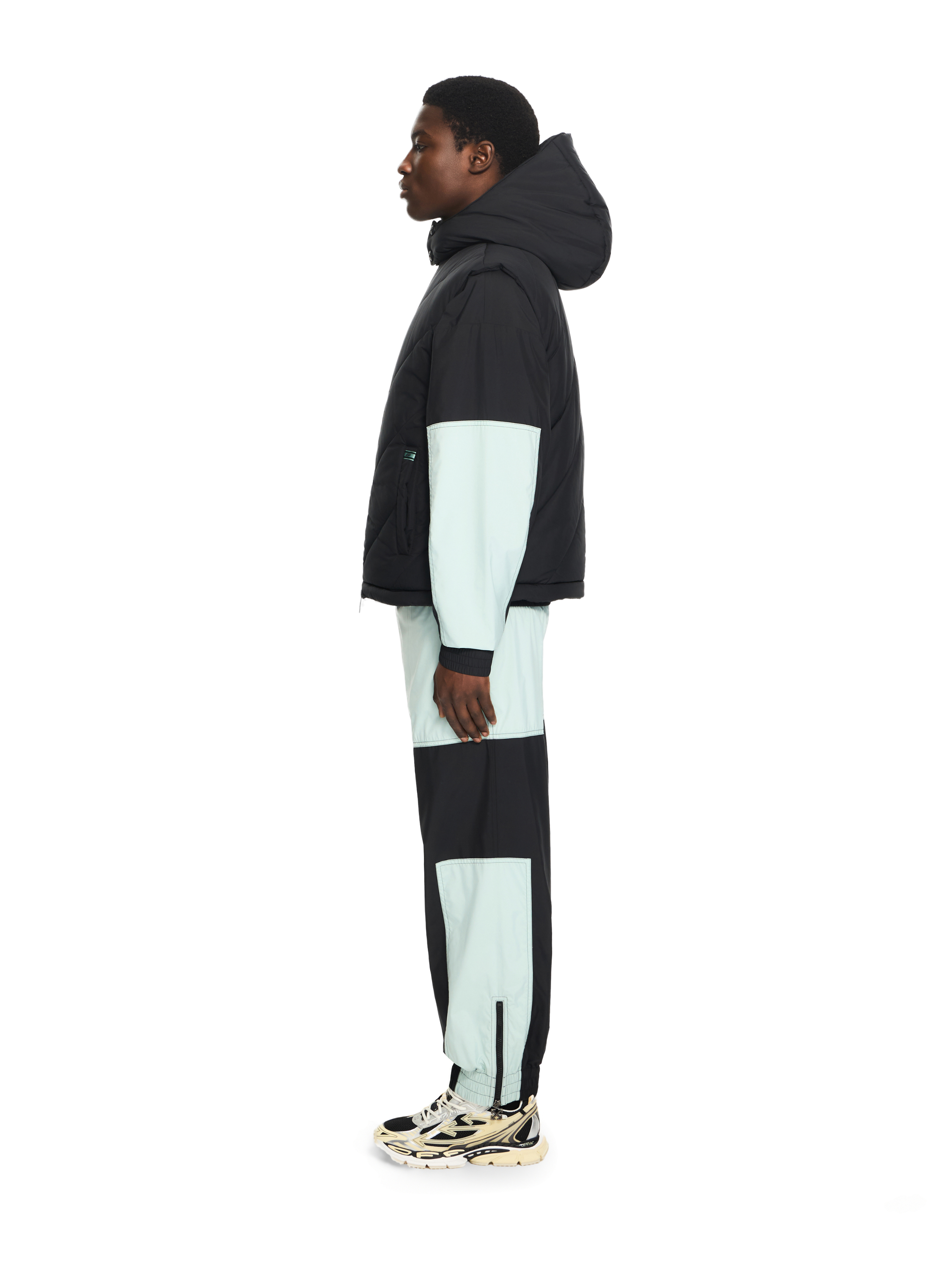  Off White Arrow Diagonal Puffer Vest - Male Oberbekleidung Black 48 